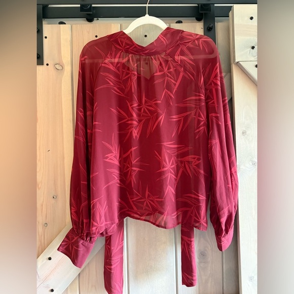 Forever 21 Tops - Forever 21 Contemporary Tie Neck Blouse